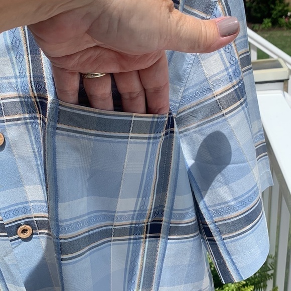 TOMMY Bahama Silk Casual Button Down Shirt Size medium - Picture 5 of 8